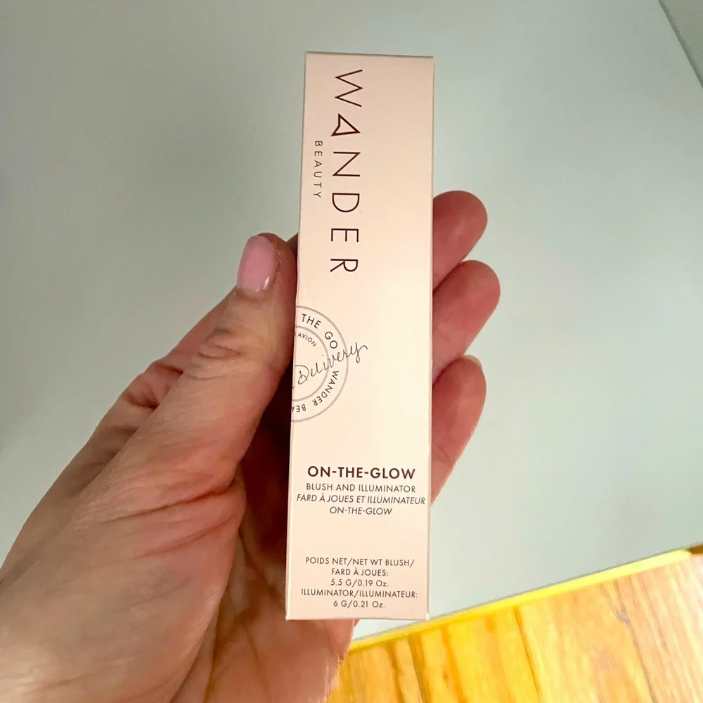 Wander beauty π On-the-Glow Blush and Illuminator. Color bare/nude glow - Picture 1 of 3
